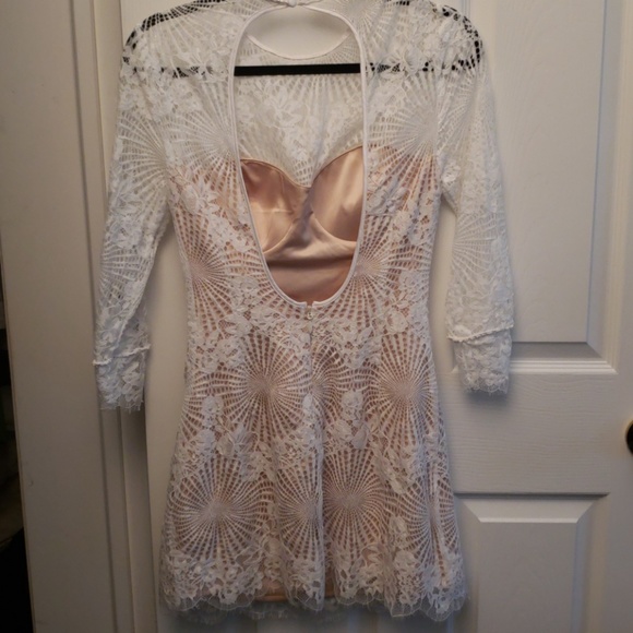 Bebe white open back lace dress - Picture 4 of 5